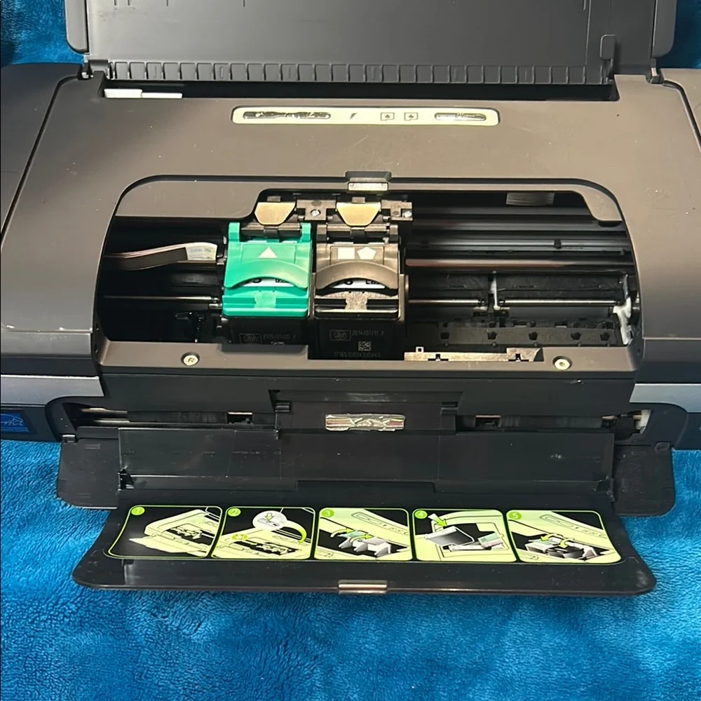 HP Mobile Printer - Silver and Black